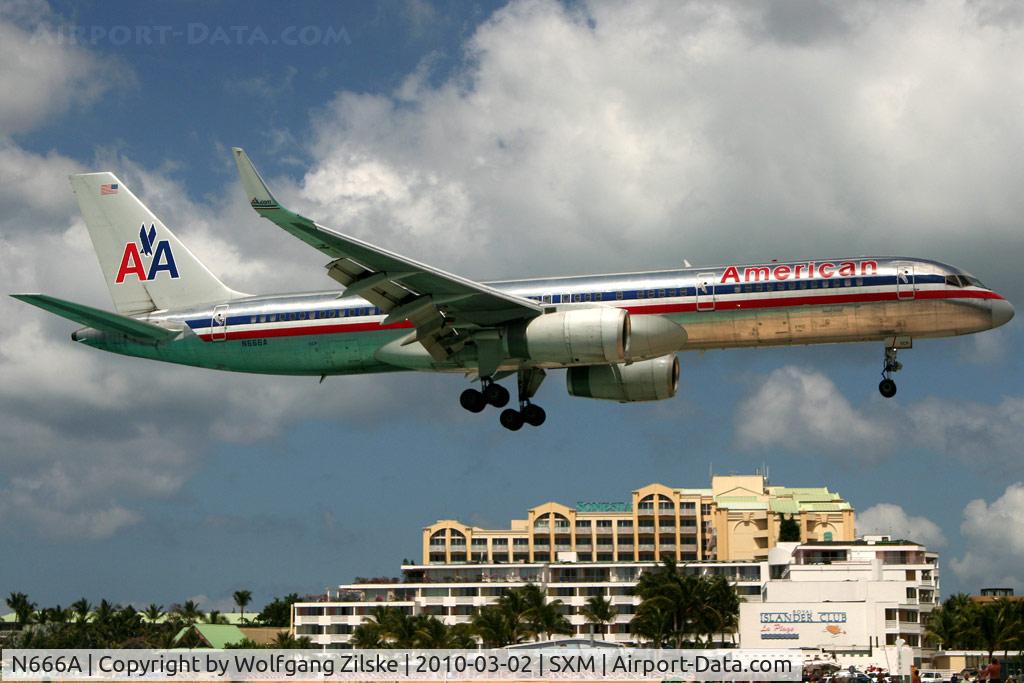 N666A, 1992 Boeing 757-223 C/N 25300, visitor