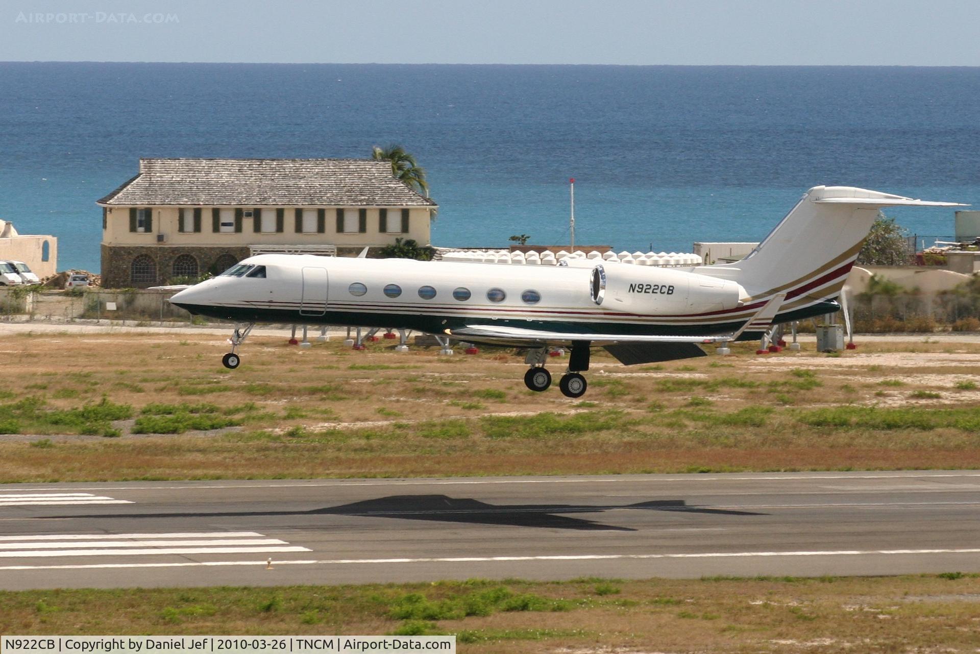 N922CB, Gulfstream Aerospace GIV-X (G450) C/N 4169, N922CB landing at TNCM runway 10