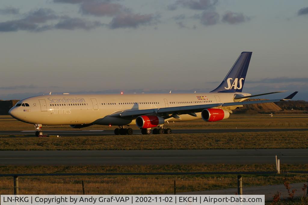 LN-RKG, 2001 Airbus A340-313X C/N 424, Scandinavian Airlines A340-300