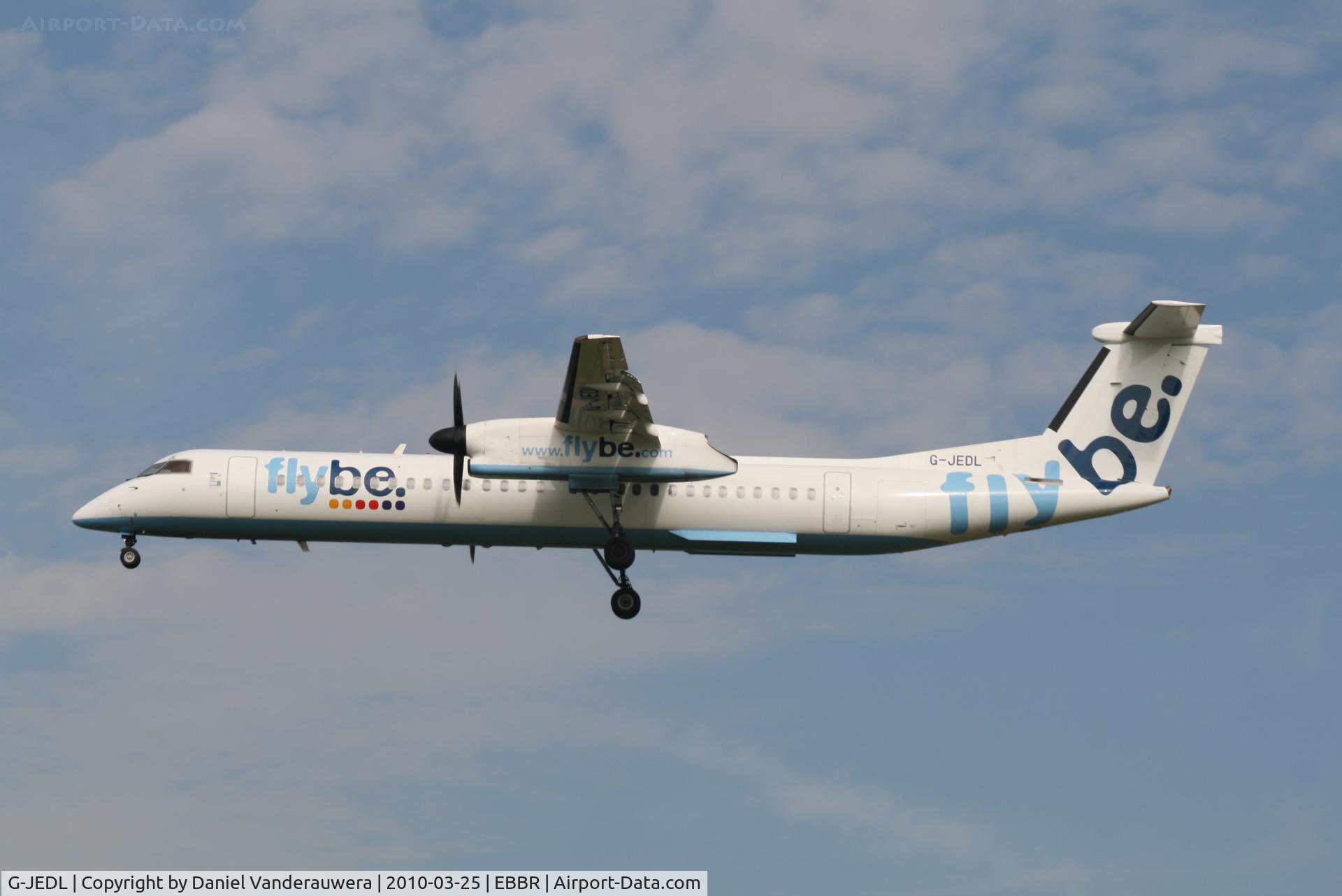 G-JEDL, 2002 De Havilland Canada DHC-8-402Q Dash 8 C/N 4067, Flight BE5931 is descending to RWY 25L