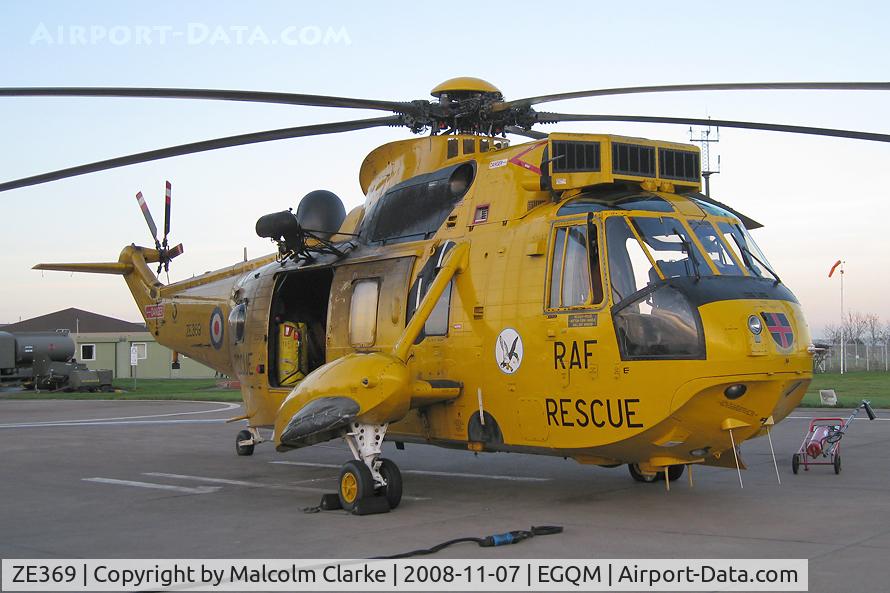 ZE369, Westland Seaking HAR.3 C/N WA948, Westland Sea King HAR3 at RAF Boulmer in 2008.