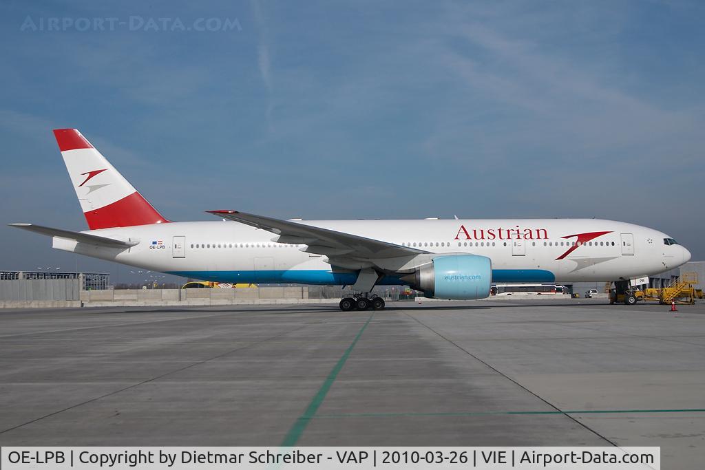 OE-LPB, 1998 Boeing 777-2Z9/ER C/N 28699, Austrian Airlines Boeing 777-200
