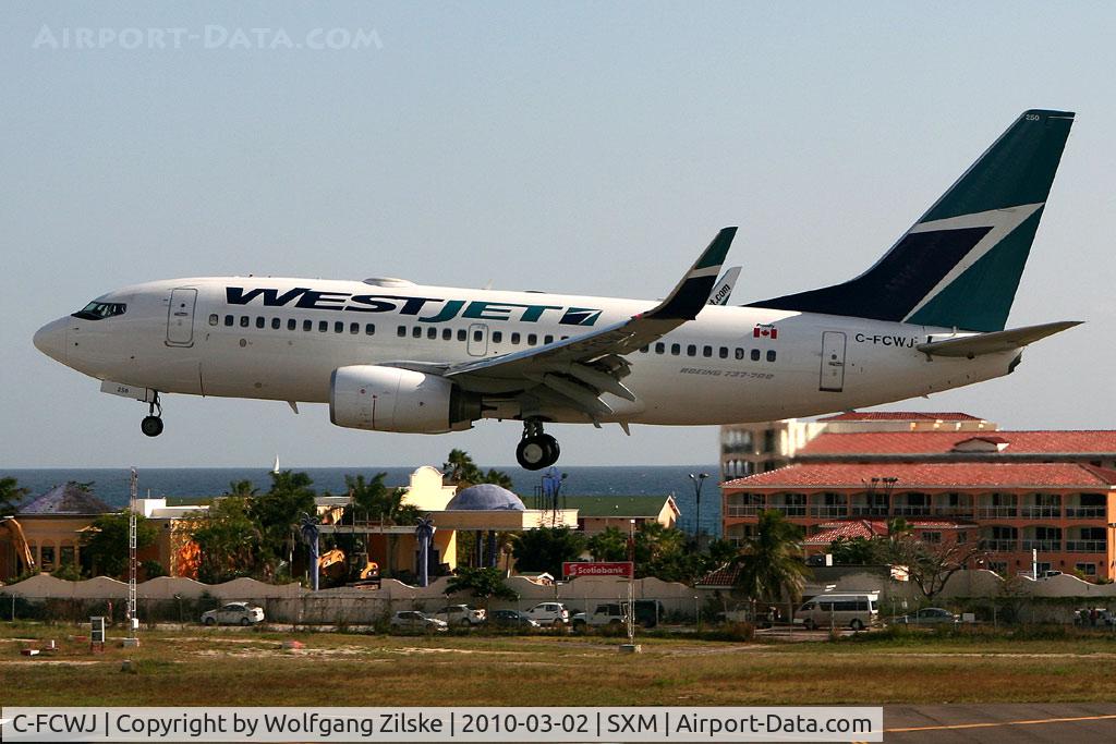 C-FCWJ, 2008 Boeing 737-7CT C/N 35086, visitor