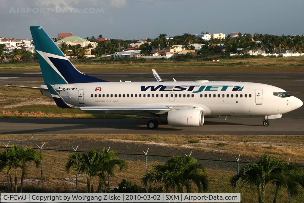 C-FCWJ, 2008 Boeing 737-7CT C/N 35086, visitor