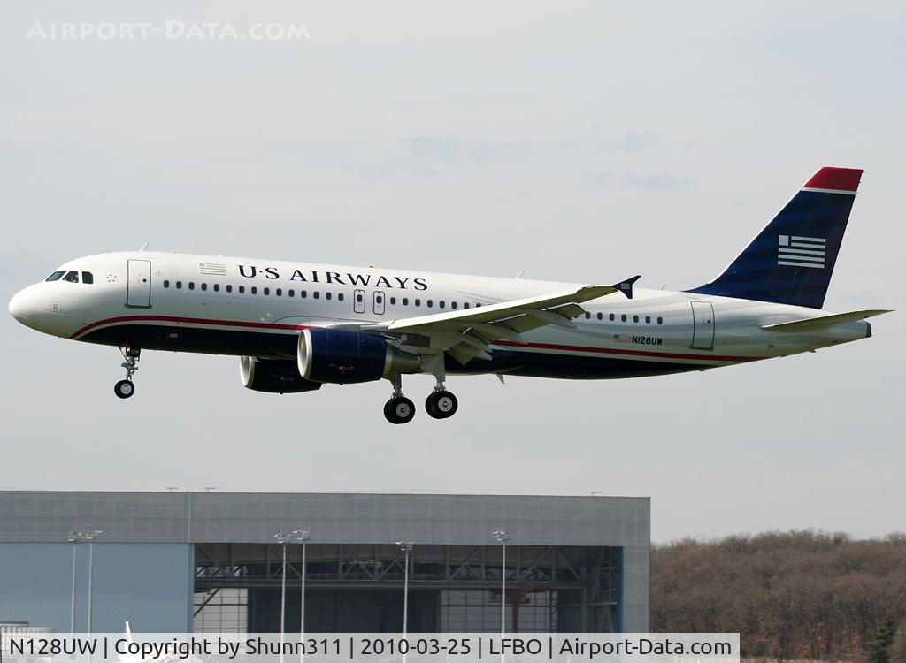 N128UW, 2010 Airbus A320-214 C/N 4242, Go around...