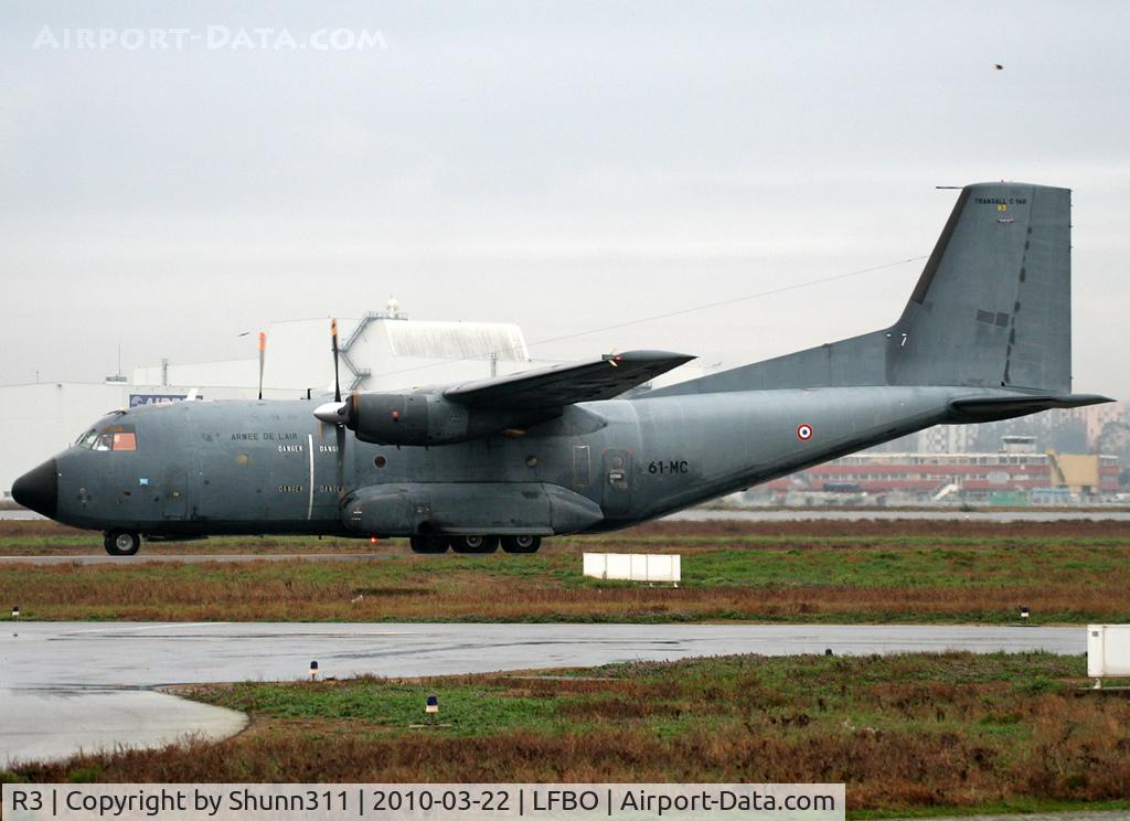 R3, Transall C-160R C/N 3, Taxiing to the military area...