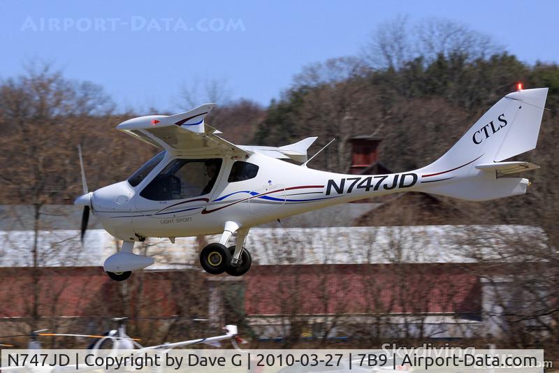 N747JD, 2008 Flight Design CTLS C/N 08-04-11, Short final to Ellington, CT