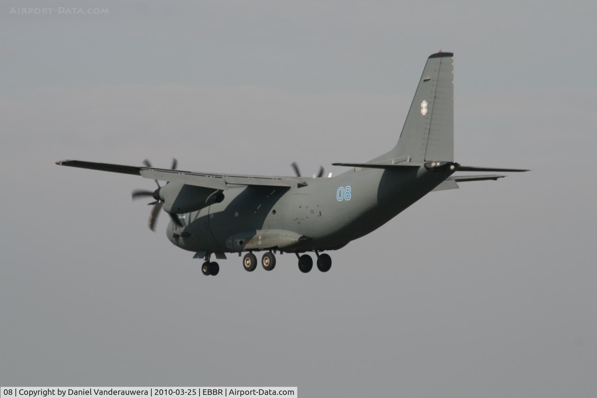 08, Alenia C-27J Spartan C/N 4143, Descending to RWY 25L
