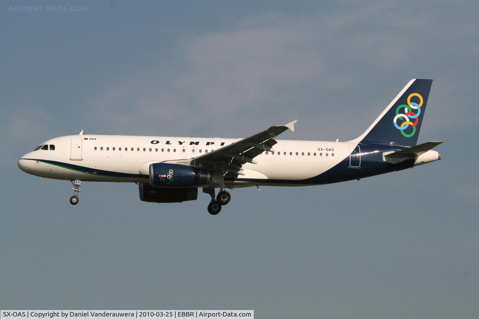 SX-OAS, 2009 Airbus A320-232 C/N 4065, Arrival of flight OA145 to RWY 25L