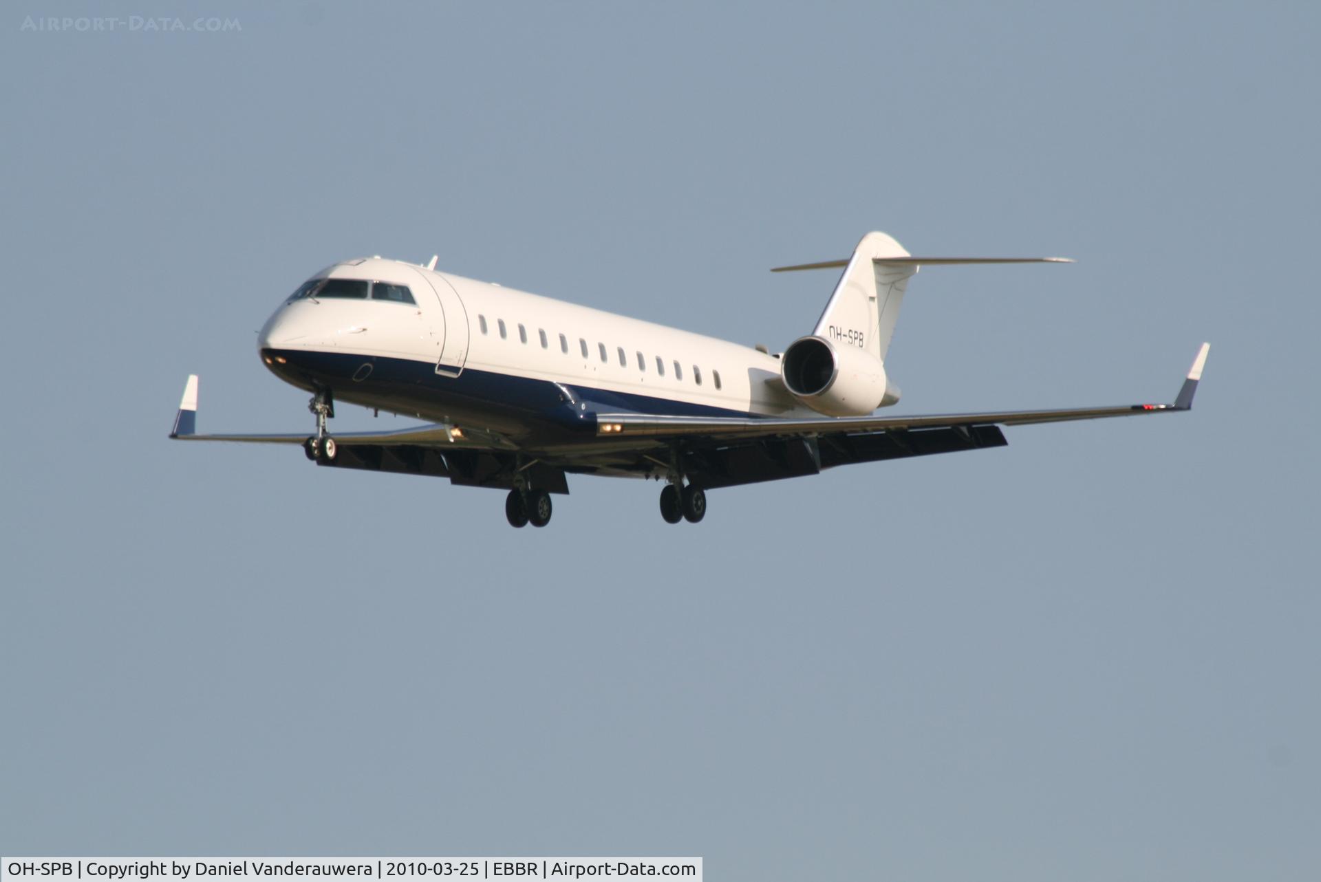 OH-SPB, 2006 Canadair Challenger 850 (CL-600-2B19) C/N 8056, Arrival to RWY 25L