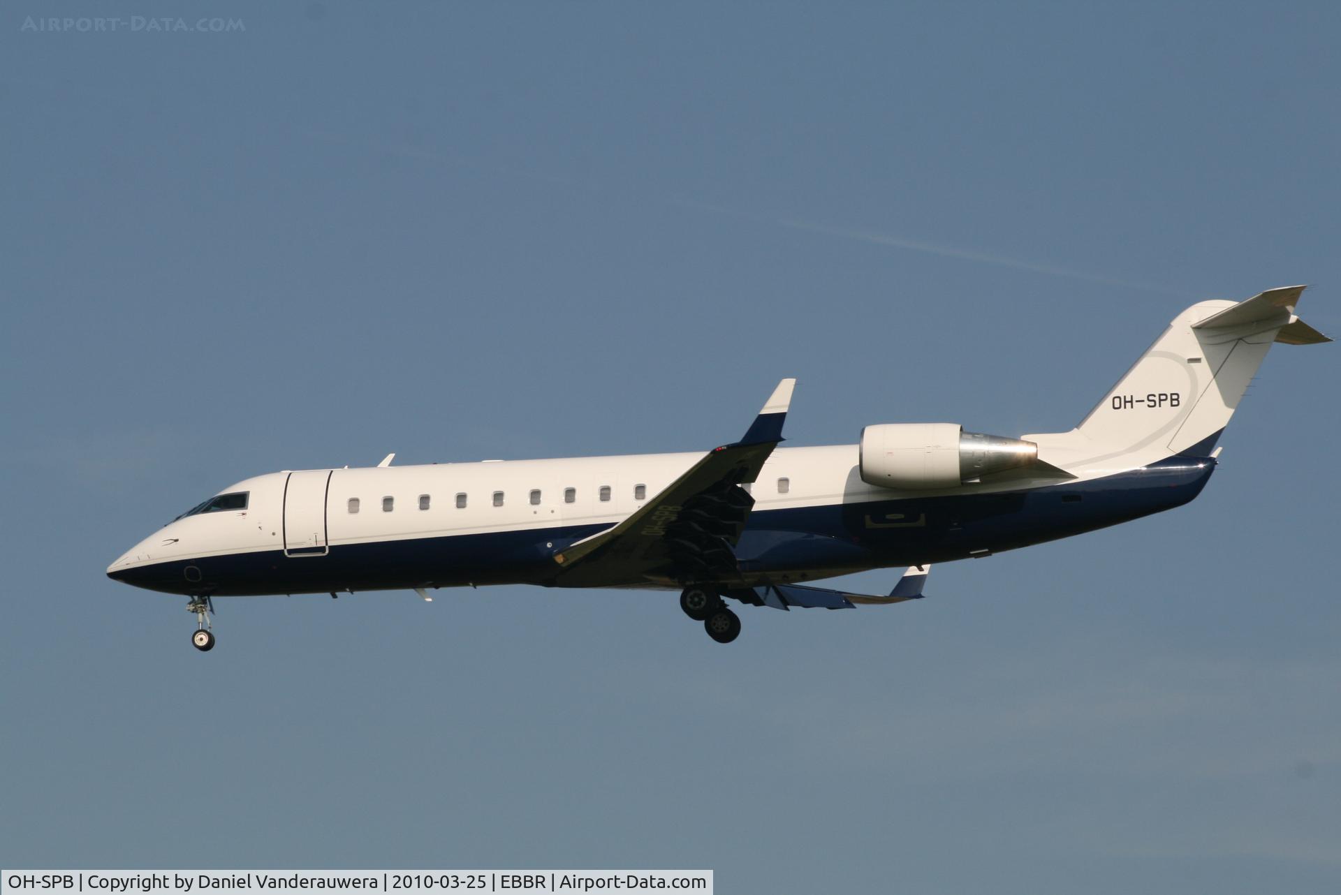 OH-SPB, 2006 Canadair Challenger 850 (CL-600-2B19) C/N 8056, Descending to RWY 25L