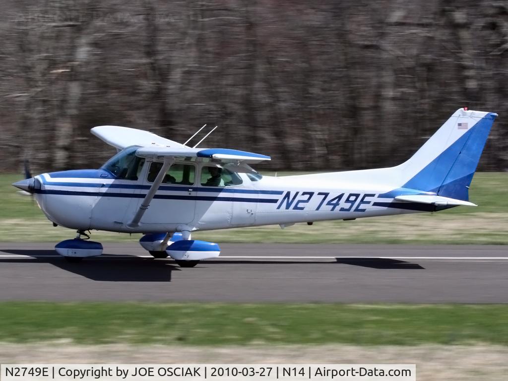 N2749E, 1978 Cessna 172N C/N 17271314, Arriving at The W