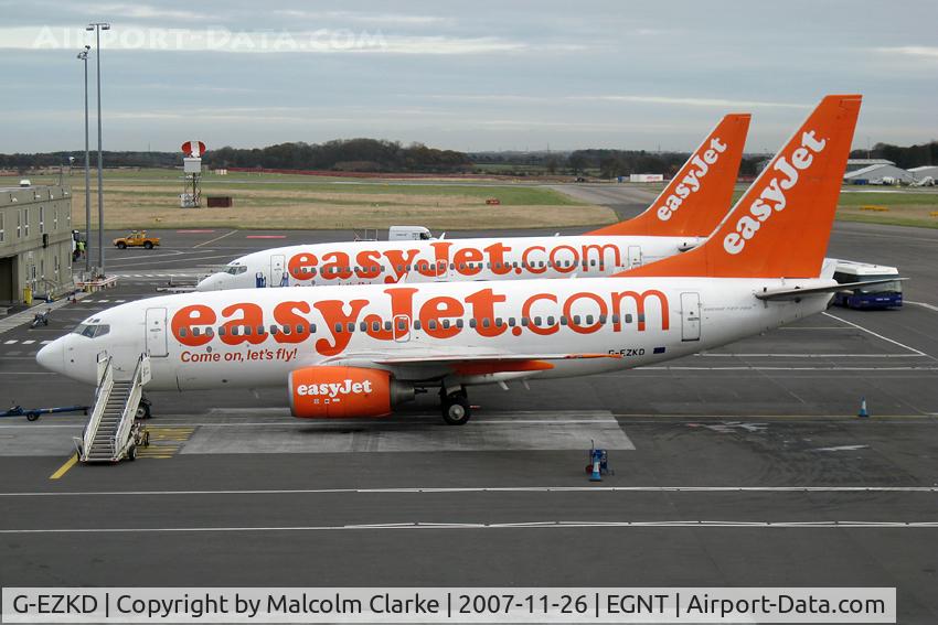 G-EZKD, 2004 Boeing 737-73V C/N 32425, Boeing 737-73V at Newcastle Airport in 2007.