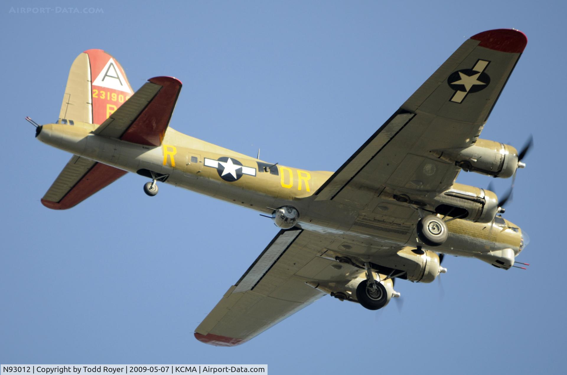 N93012, 1944 Boeing B-17G-30-BO Flying Fortress C/N 32264, From the backyard