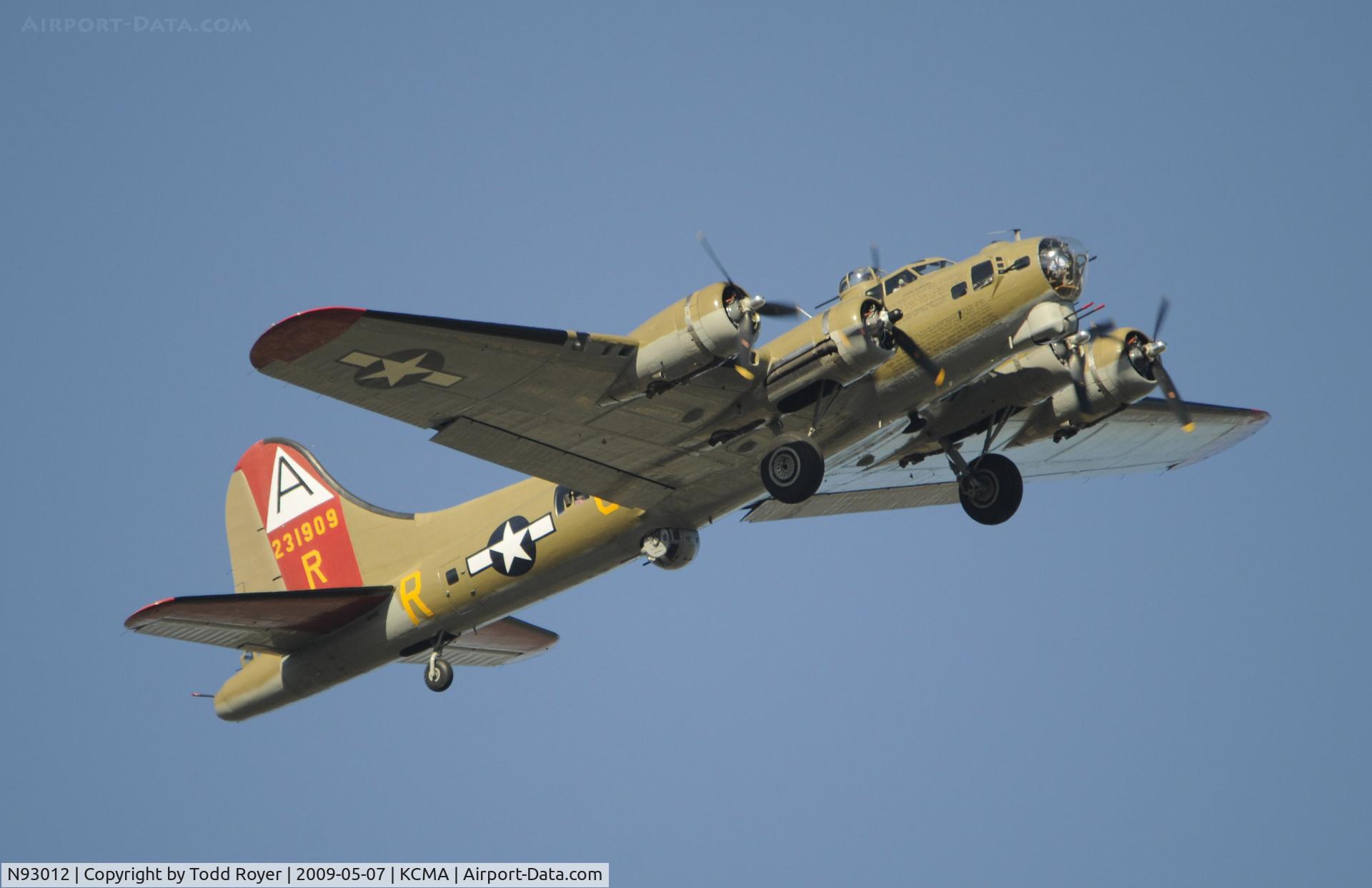 N93012, 1944 Boeing B-17G-30-BO Flying Fortress C/N 32264, From the backyard
