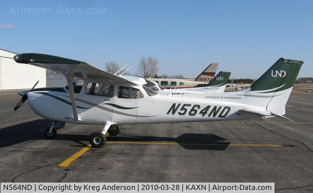 N564ND, 2008 Cessna 172S C/N 172S10791, Cessna 172S Skyhawk from the University of North Dakota.