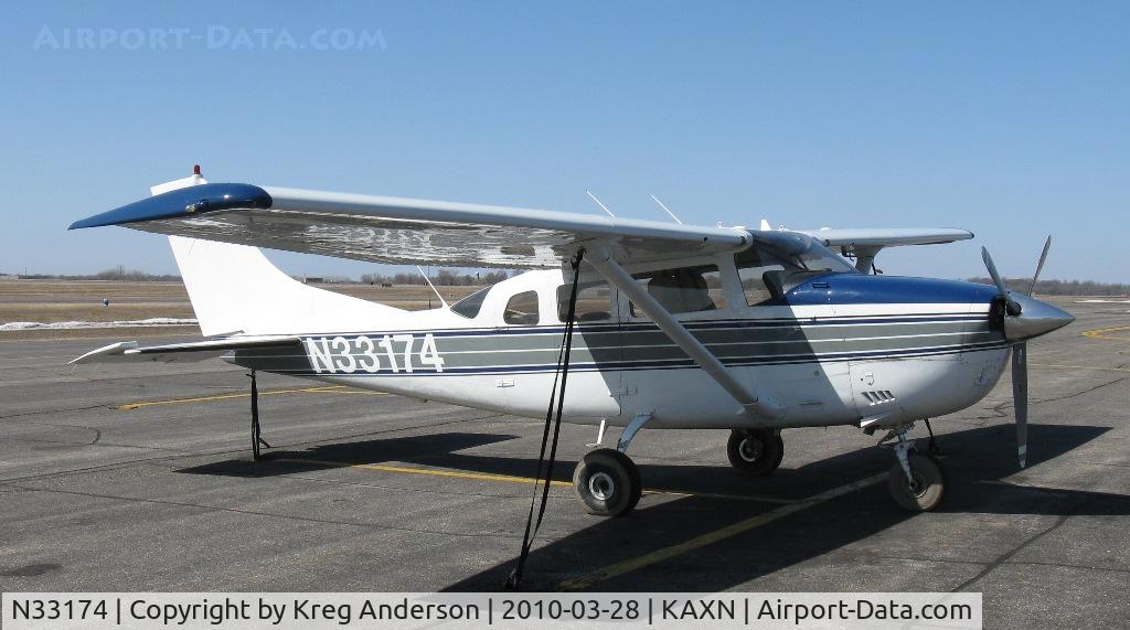 N33174, 1974 Cessna U206F Stationair C/N U20602651, Cessna U206F Stationair on the ramp.