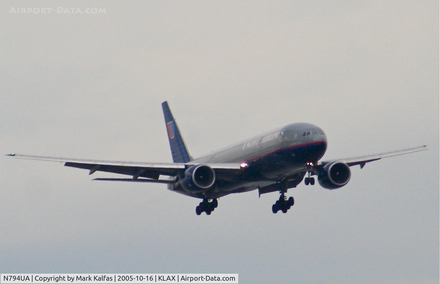 N794UA, 1997 Boeing 777-222 C/N 26953, United Airlines Boeing 777-222 N794UA, 7R approach KLAX.