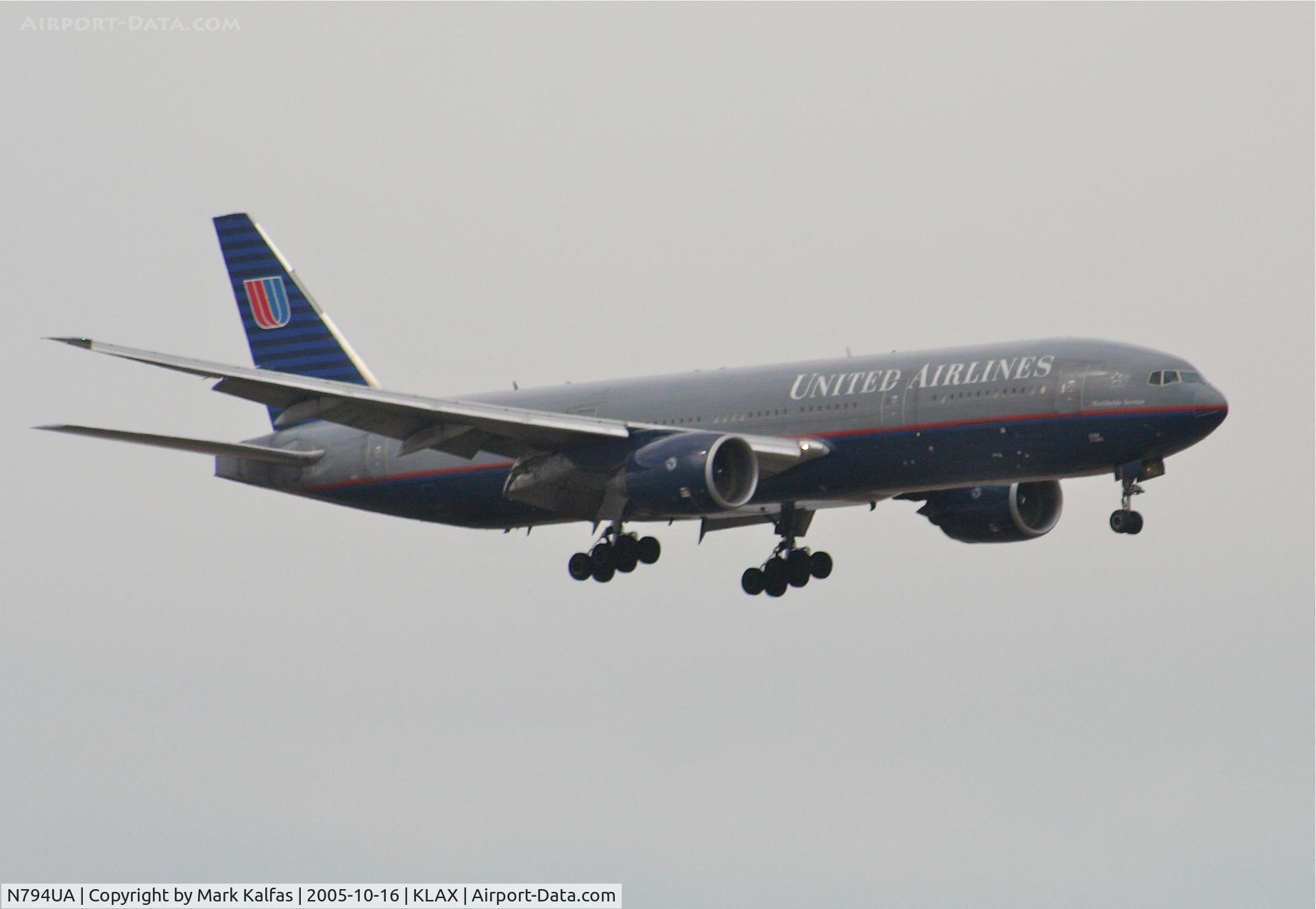N794UA, 1997 Boeing 777-222 C/N 26953, United Airlines Boeing 777-222 N794UA, 7R approach KLAX.