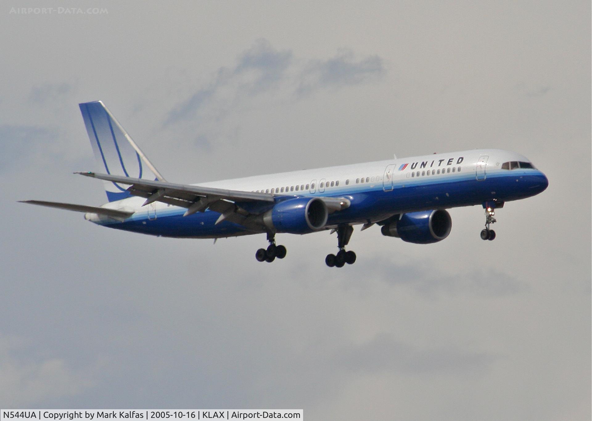 N544UA, 1991 Boeing 757-222 C/N 25322, United Airlines Boeing 757-222 N554UA, 7R approach KLAX.