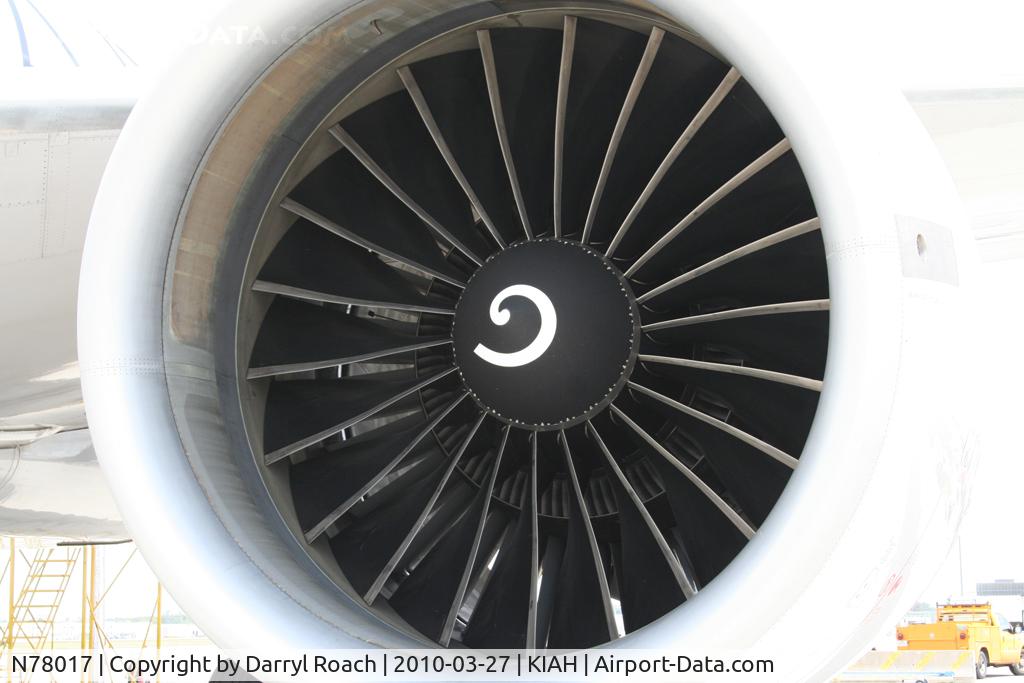 N78017, 2002 Boeing 777-224 (ER) C/N 31679, B772 engine.