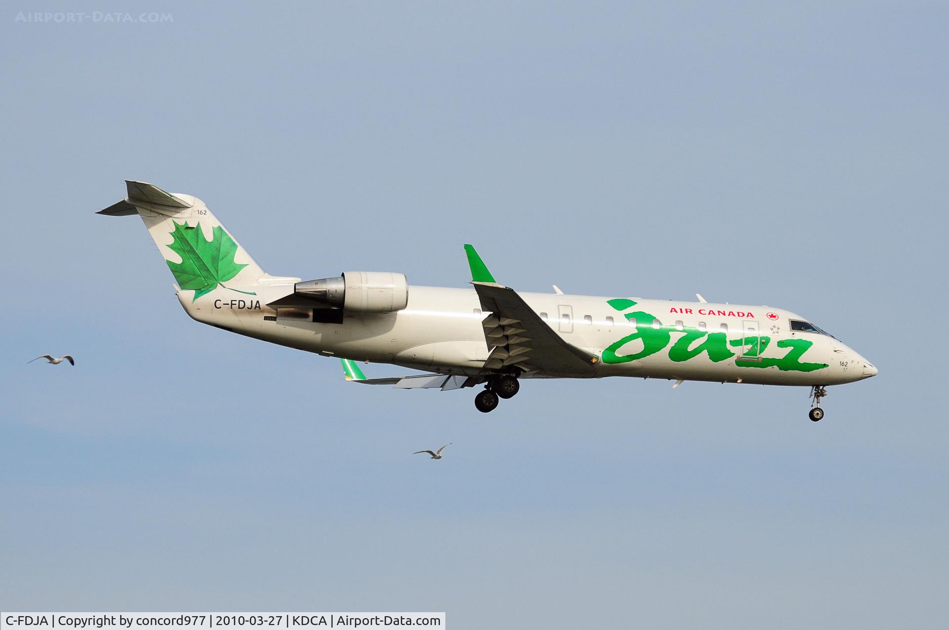 C-FDJA, 2004 Bombardier CRJ-200ER (CL-600-2B19) C/N 7979, Seen at KDCA on 3/27/2010