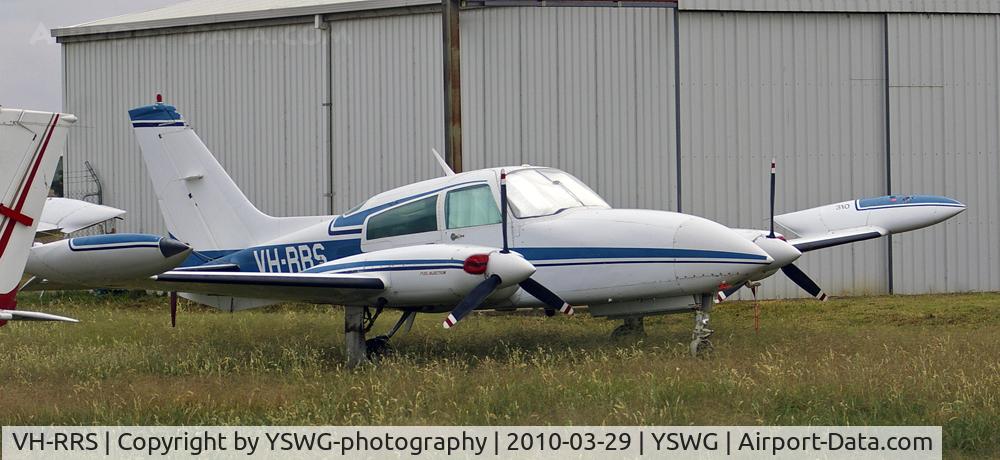 VH-RRS, Cessna 310R C/N 310R1661, VH-RRS Cessna 310R at YSWG.