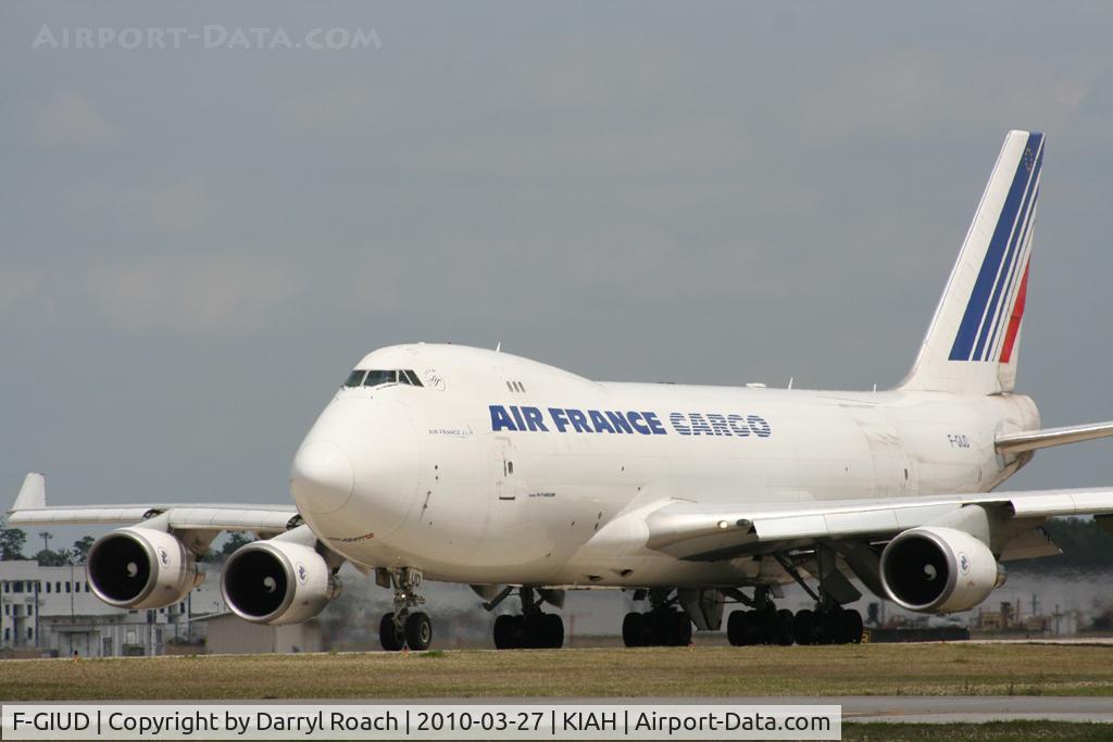 F-GIUD, 2004 Boeing 747-428F/ER/SCD C/N 32870, AFR Cargo B744 taxis for departure.