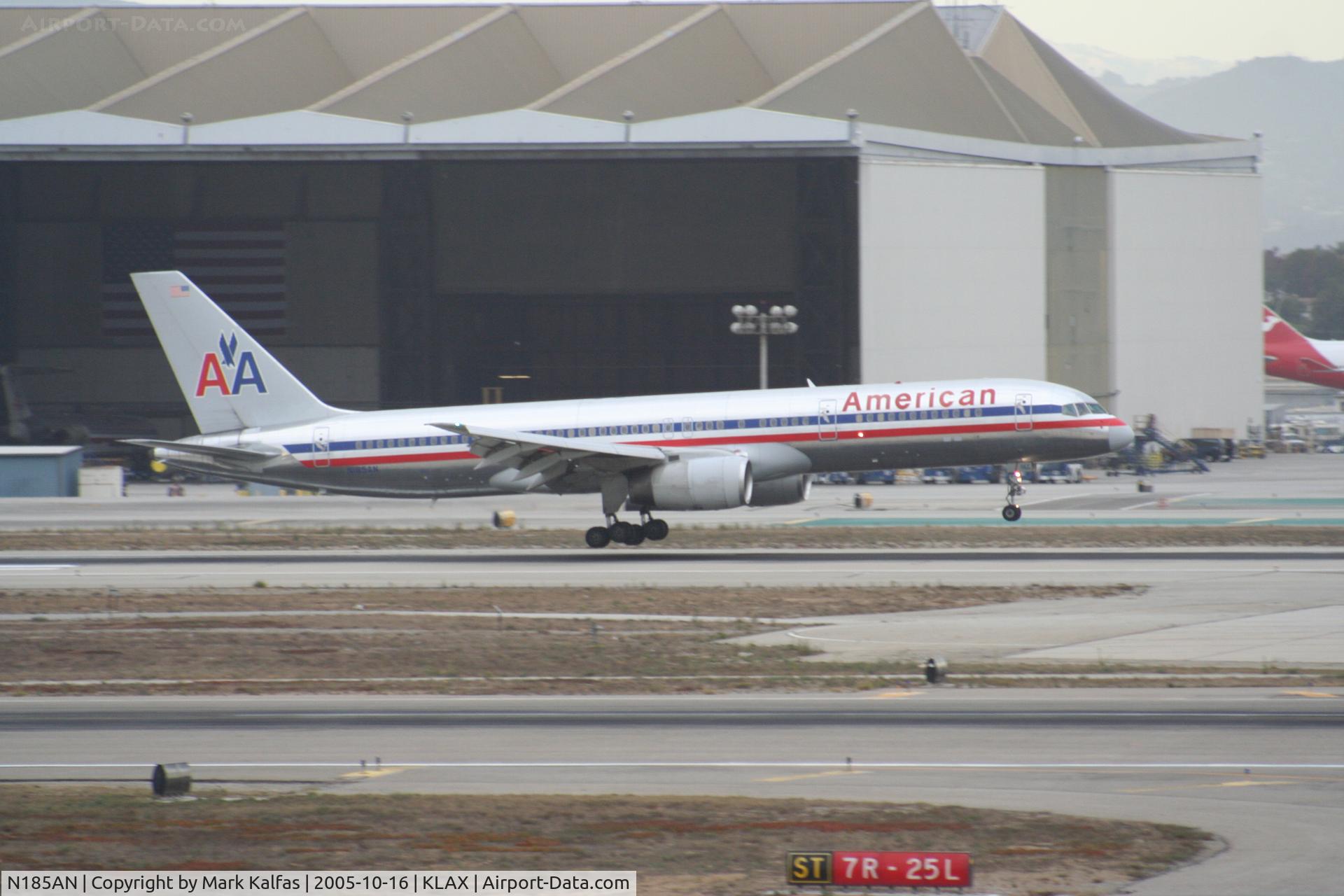 N185AN, 2001 Boeing 757-223 C/N 32379, American Airlines Boeing 757-223 N185AN, 7R approach KLAX.