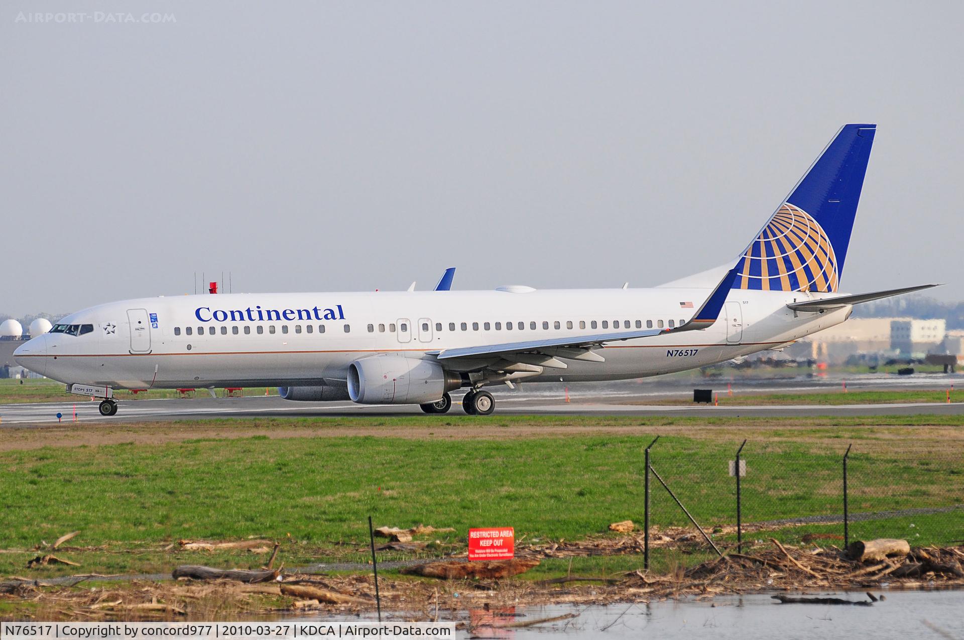 N76517, 2008 Boeing 737-824 C/N 31628, Seen at KDCA on 3/27/2010