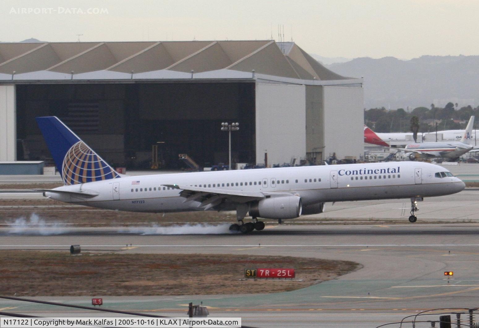 N17122, 1997 Boeing 757-224 C/N 27564, Continental Airlines Boeing 757-224 N17122, 7R approach KLAX.