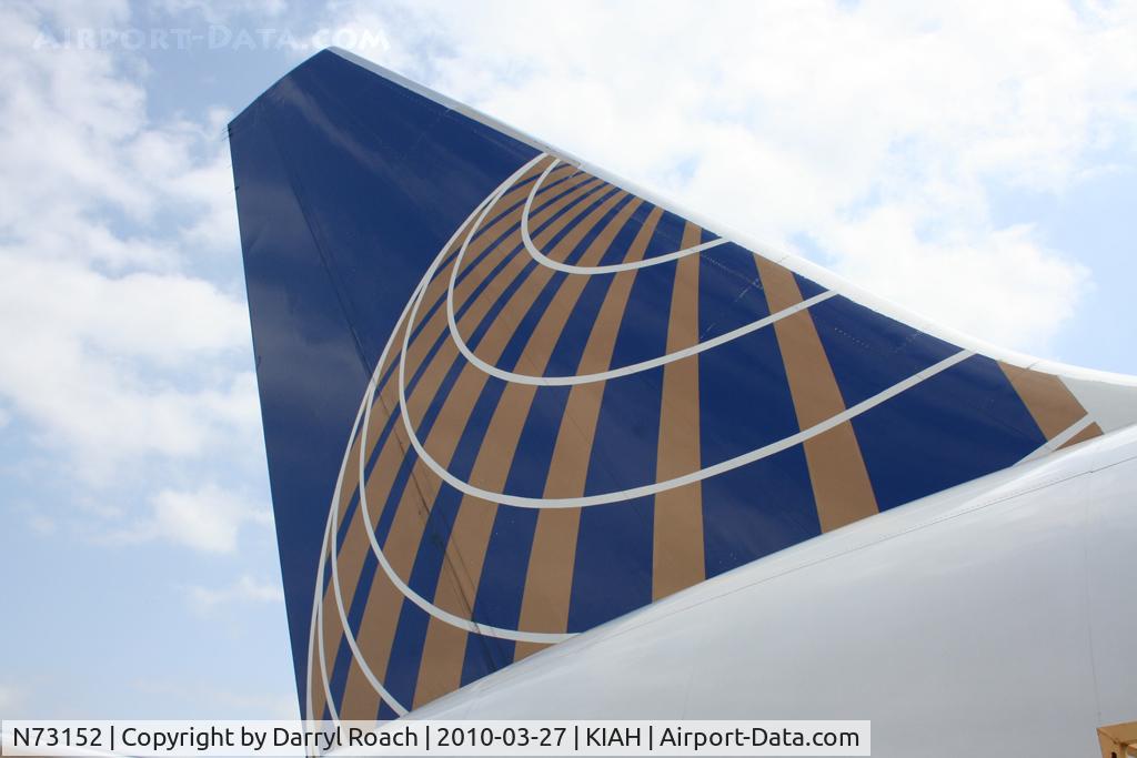 N73152, 2000 Boeing 767-224ER C/N 30431, Tail of the B762.