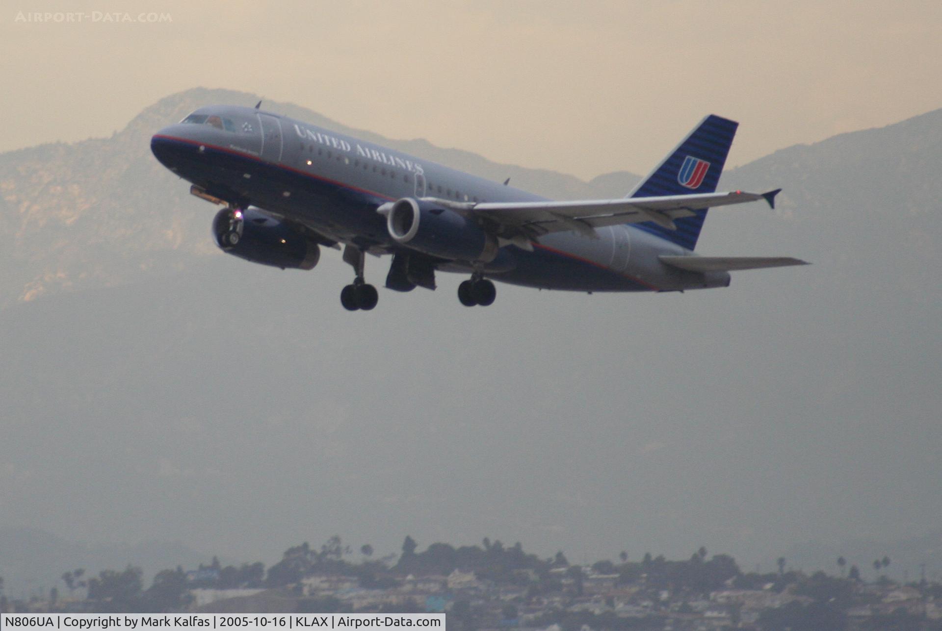 N806UA, 1998 Airbus A319-131 C/N 788, United Airlines Airbus A319-131 N806UA, 25R departure KLAX.