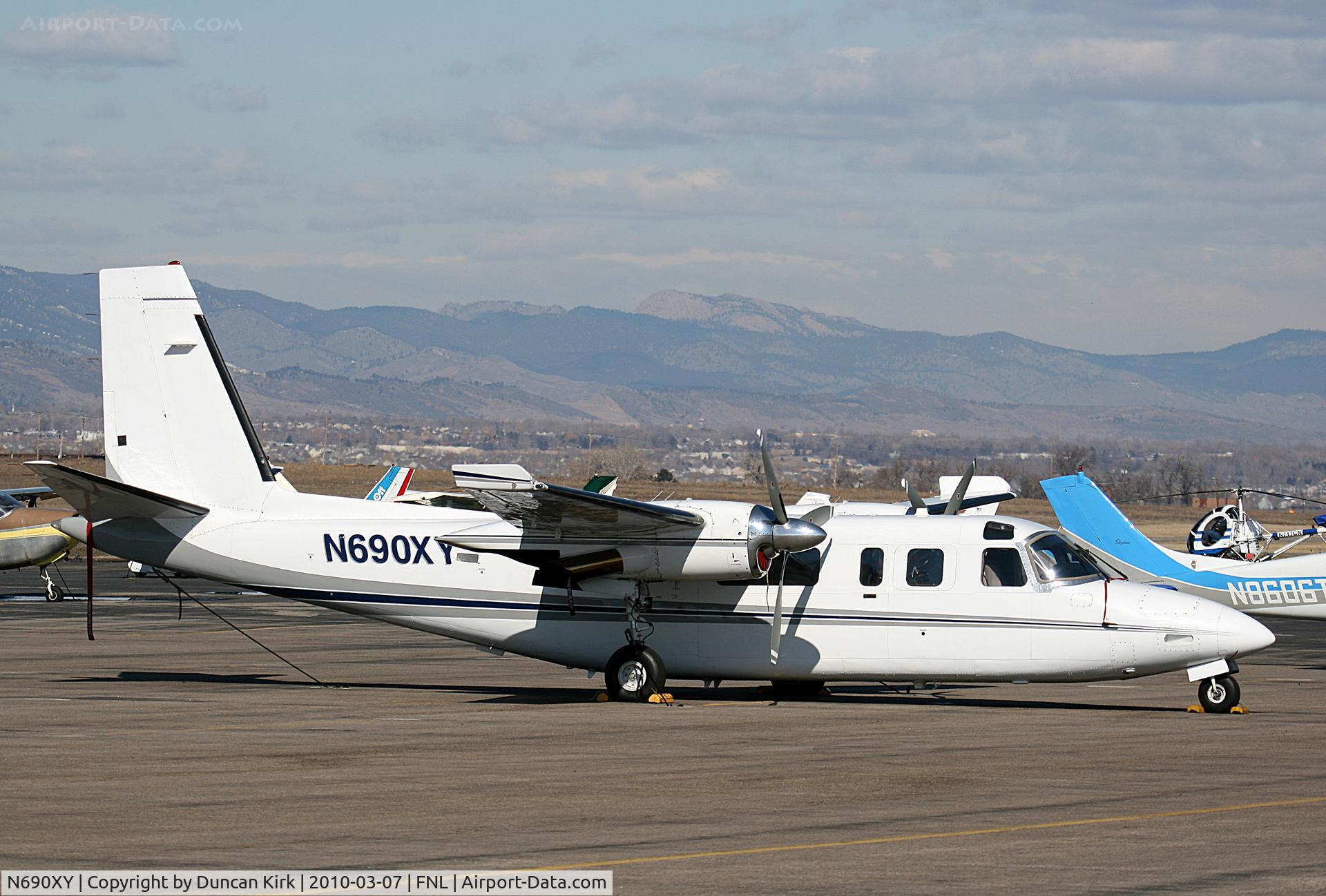 N690XY, 1977 Rockwell 690B Turbo Commander C/N 11433, You've got to love the sleek lines of the Rockwell twins