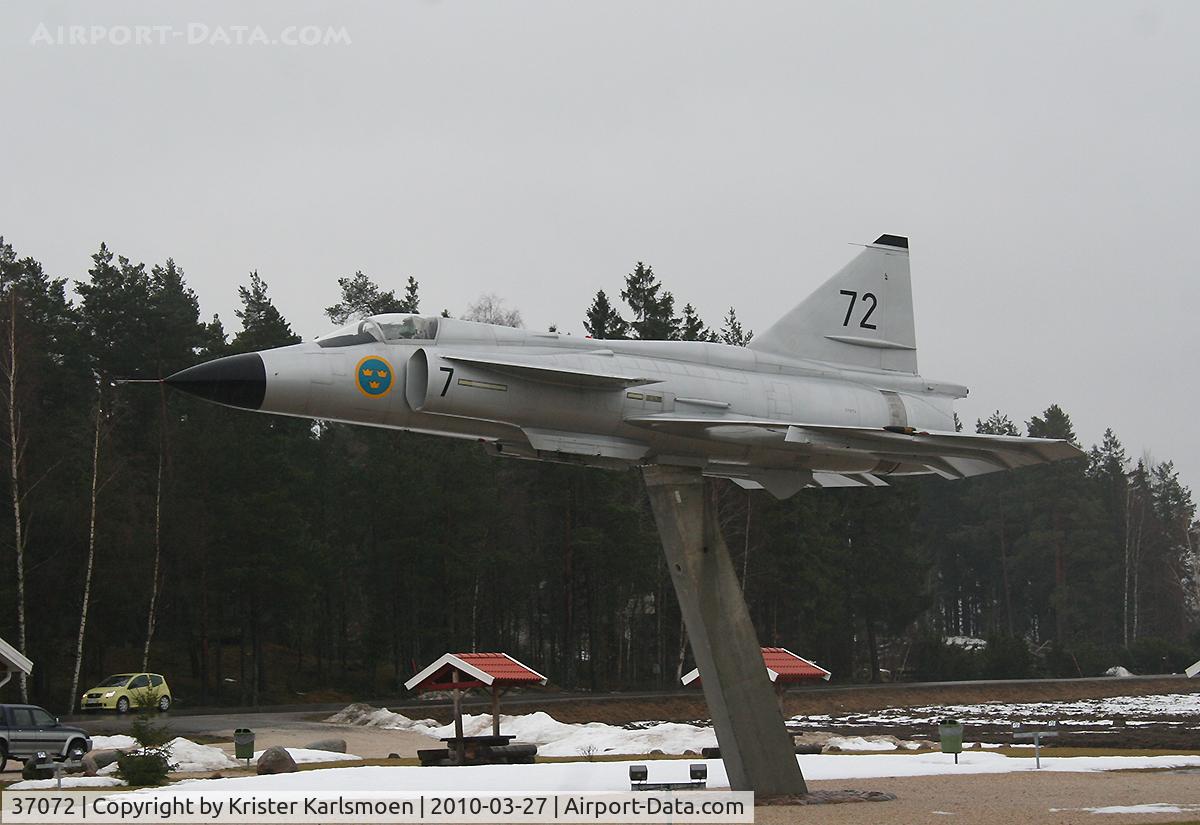 37072, Saab AJ37 Viggen C/N 37072, Standing nearby the Såtenäs Air Base.