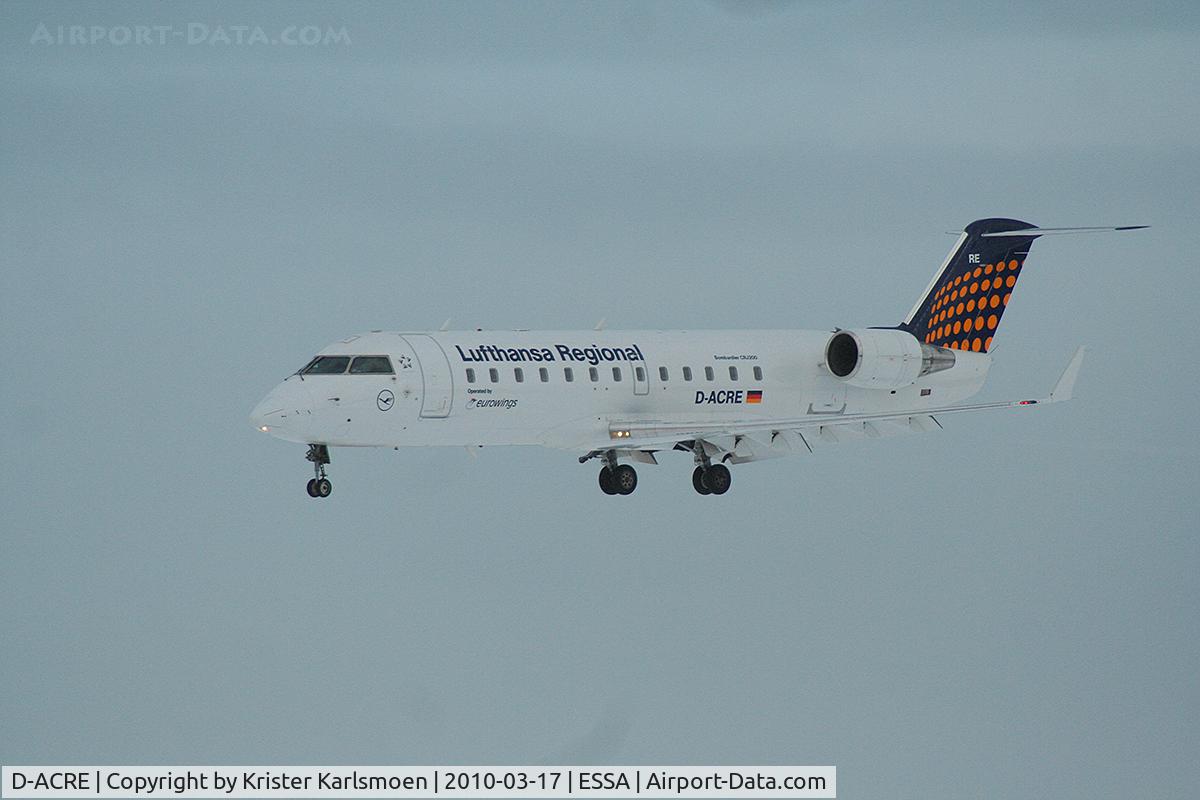 D-ACRE, 2002 Bombardier CRJ-200ER (CL-600-2B19) C/N 7607, Landing RWY26