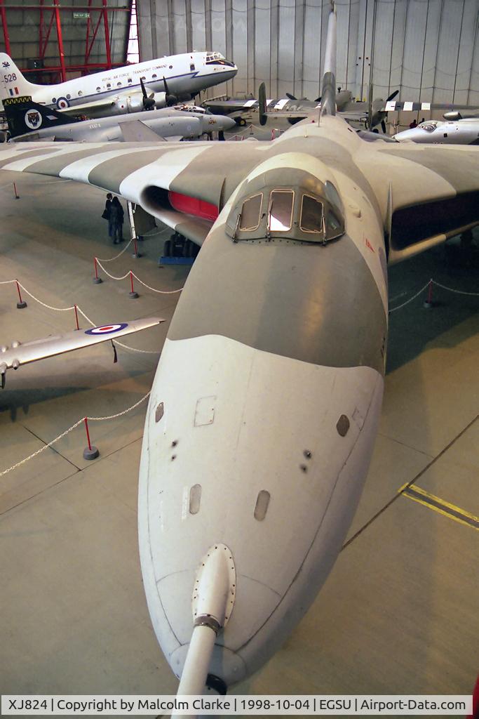 XJ824, 1961 Avro Vulcan B.2A C/N Set 24, Avro 698 Vulcan B2A at The Imperial War Museum, Duxford in 1998.