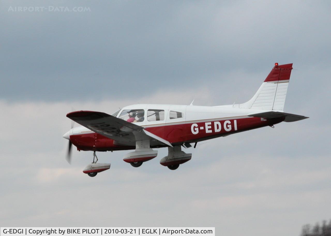 G-EDGI, 1979 Piper PA-28-161 Warrior II C/N 28-7916565, VISITING WARRIOR II FINALS FOR RWY 25