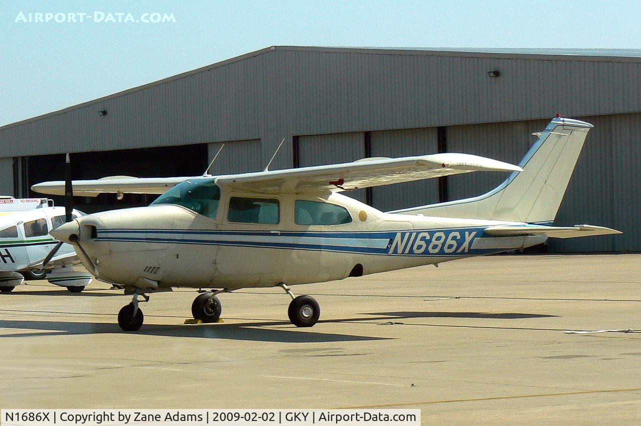 N1686X, 1975 Cessna 210L Centurion C/N 21060721, At Arlington Municipal