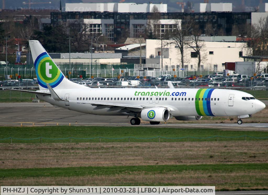PH-HZJ, 2000 Boeing 737-8K2 C/N 30389, Lining up rwy 14L for departure... XL Airways flight...