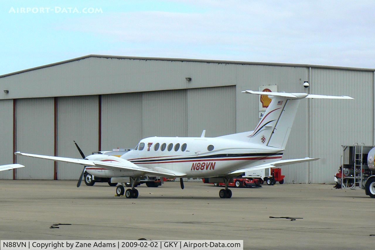 N88VN, 1986 Beech B200 King Air C/N BB-1250, At Arlington Municipal