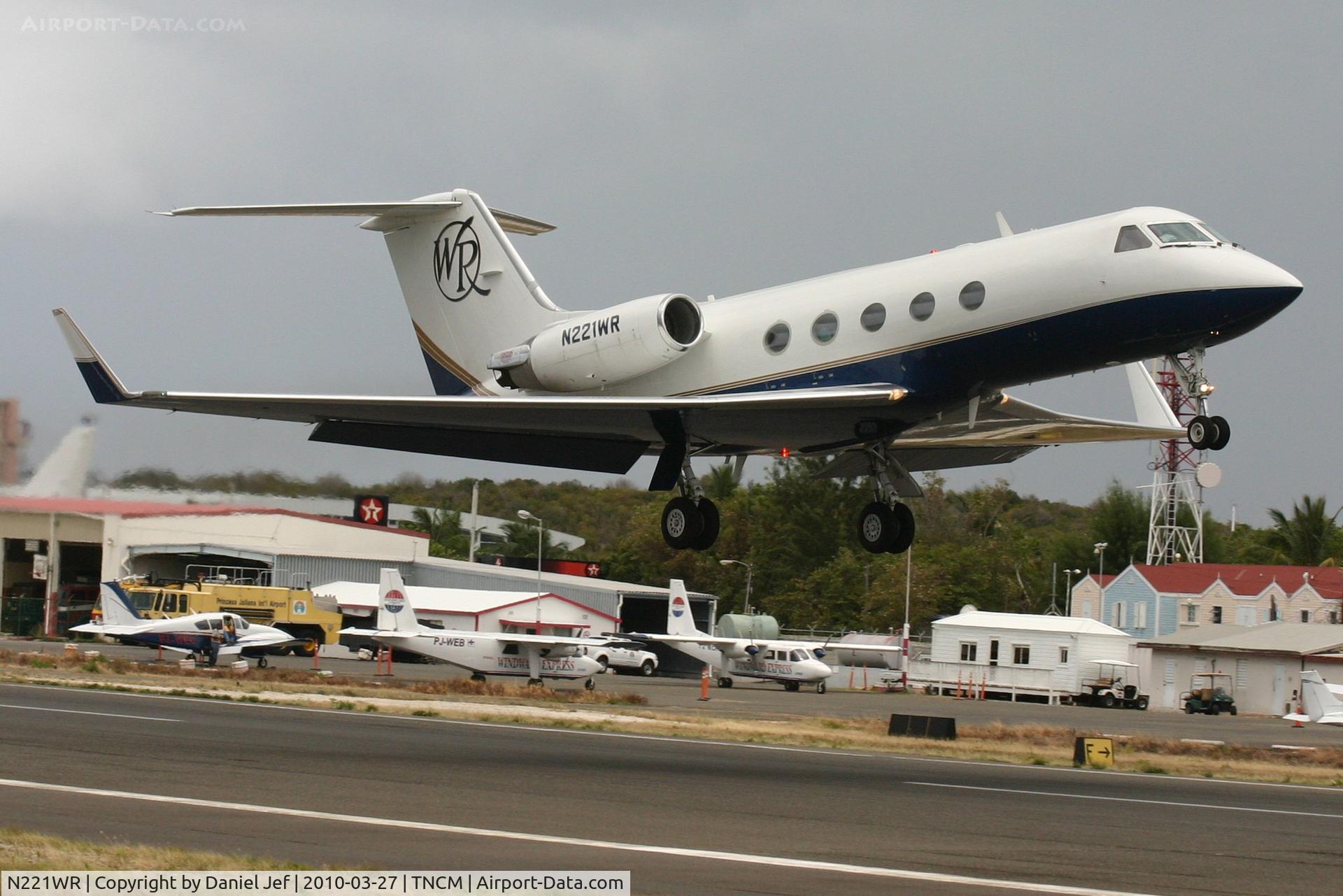 N221WR, 1983 Gulfstream Aerospace G-1159A Gulfstream III C/N 381, N221WR departing TNCM runway 10