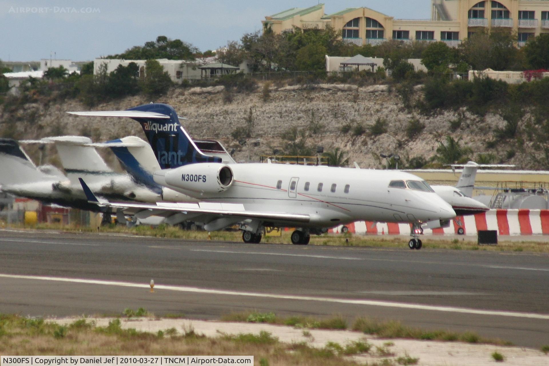 N300FS, 2007 Bombardier Challenger 300 (BD-100-1A10) C/N 20143, N300FS just landed at TNCM