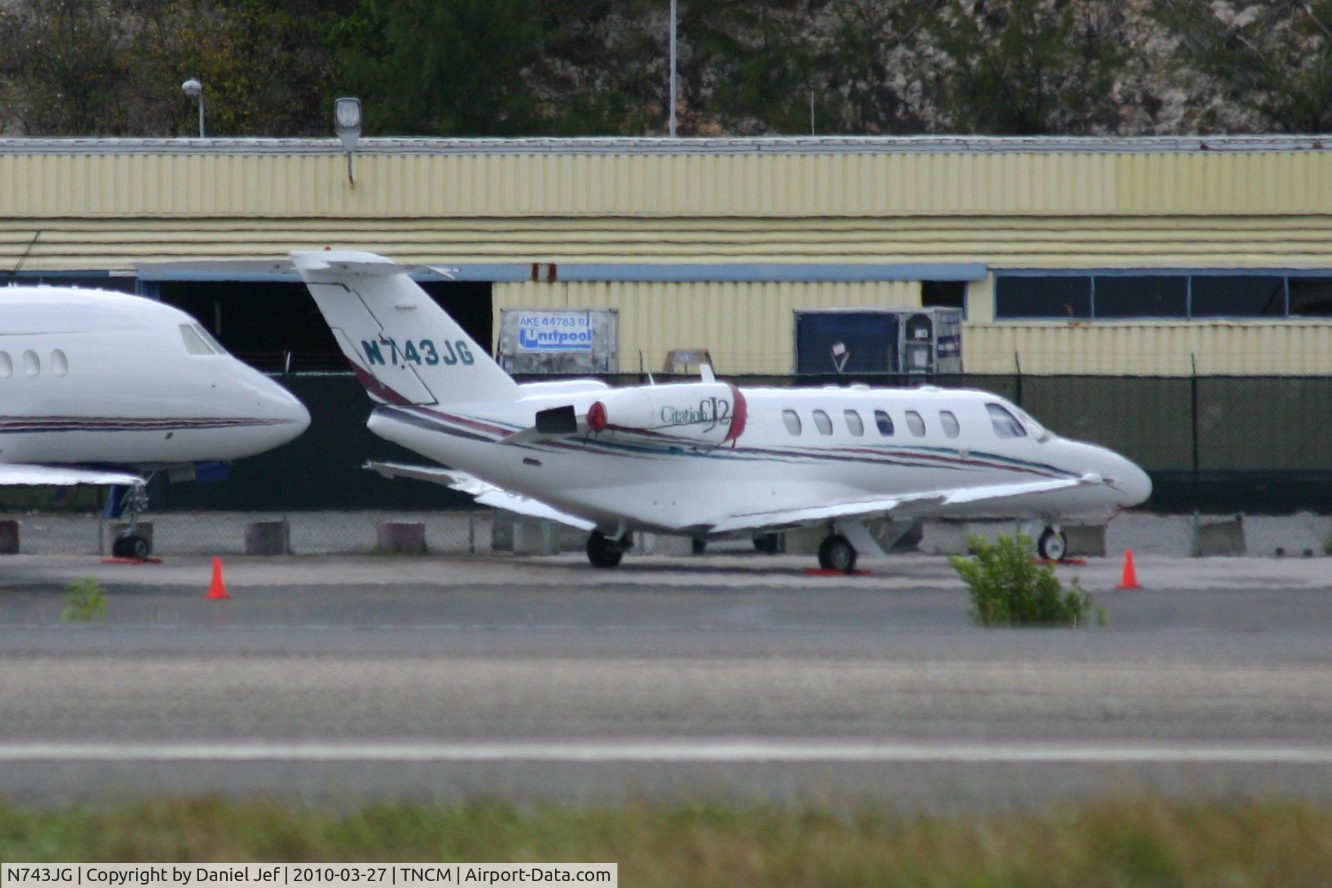 N743JG, 2002 Cessna 525A CitationJet CJ2 C/N 525A0056, N743JG park at the caro ramp TNCM