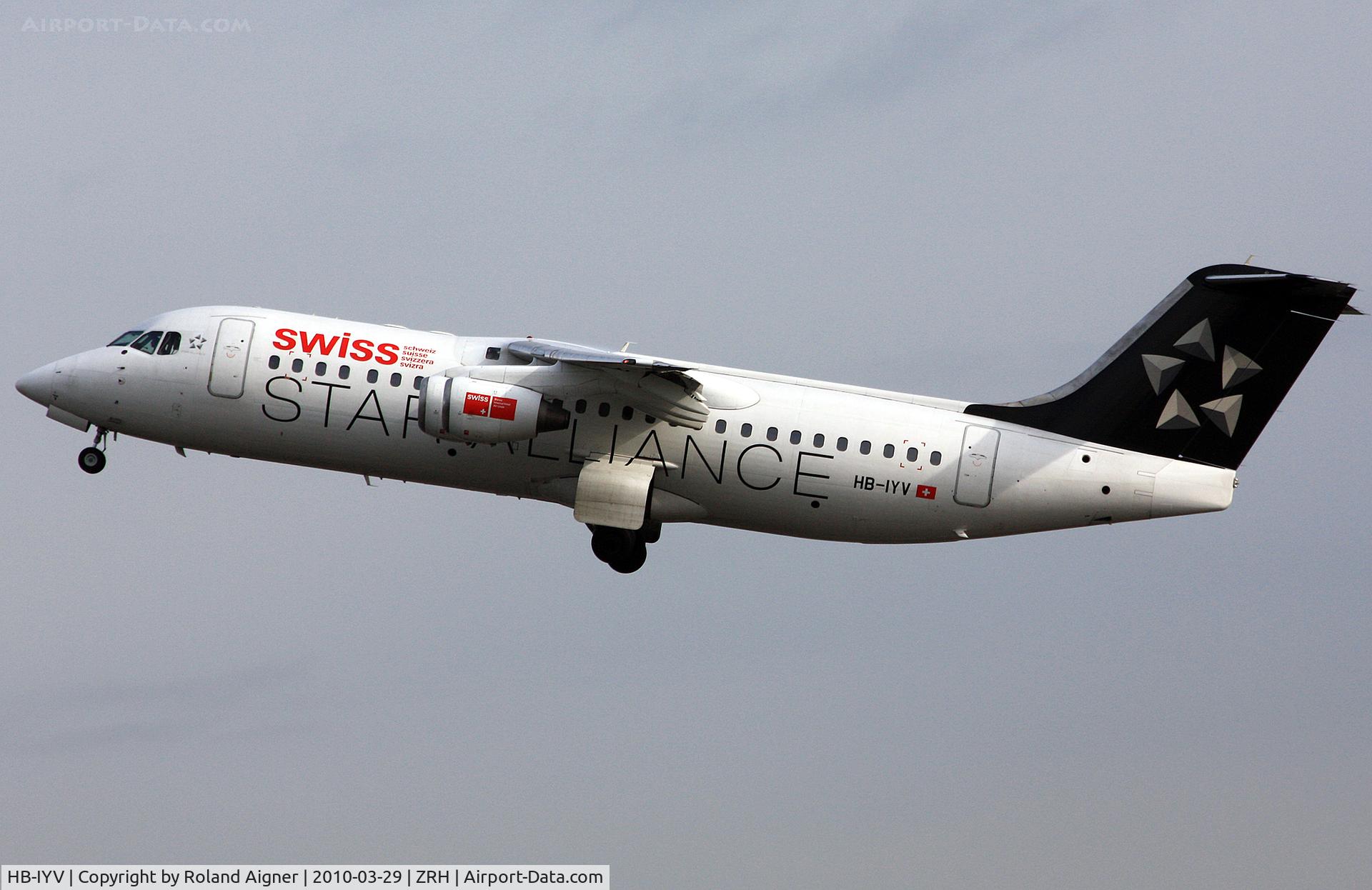 HB-IYV, 2000 British Aerospace Avro 146-RJ100 C/N E3377, .