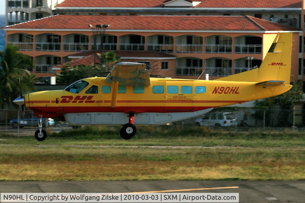 N90HL, 2004 Cessna 208B Grand Caravan C/N 208B1070, visitor
