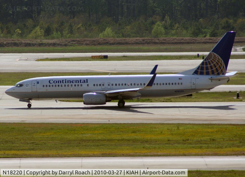 N18220, 1998 Boeing 737-824 C/N 28929, B738 departs 15L.