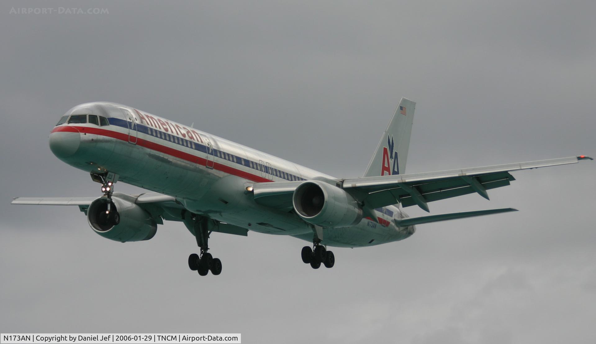 N173AN, 2002 Boeing 757-223 C/N 32399, American landing at TNCM