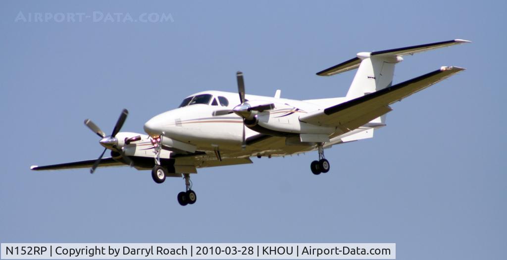 N152RP, 1986 Beech B200 King Air C/N BB-1255, B200 short final 30L.