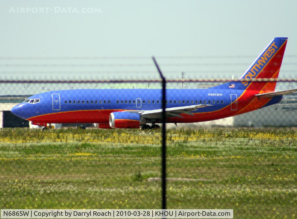 N686SW, 1985 Boeing 737-317 C/N 23175, B733 taxis onto 30L.